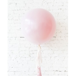 Большой шар розовый макарон на гирлянде