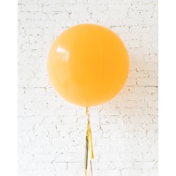 Большой шар оранжевый на гирлянде