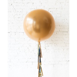 Большой шар золотой хром на гирлянде